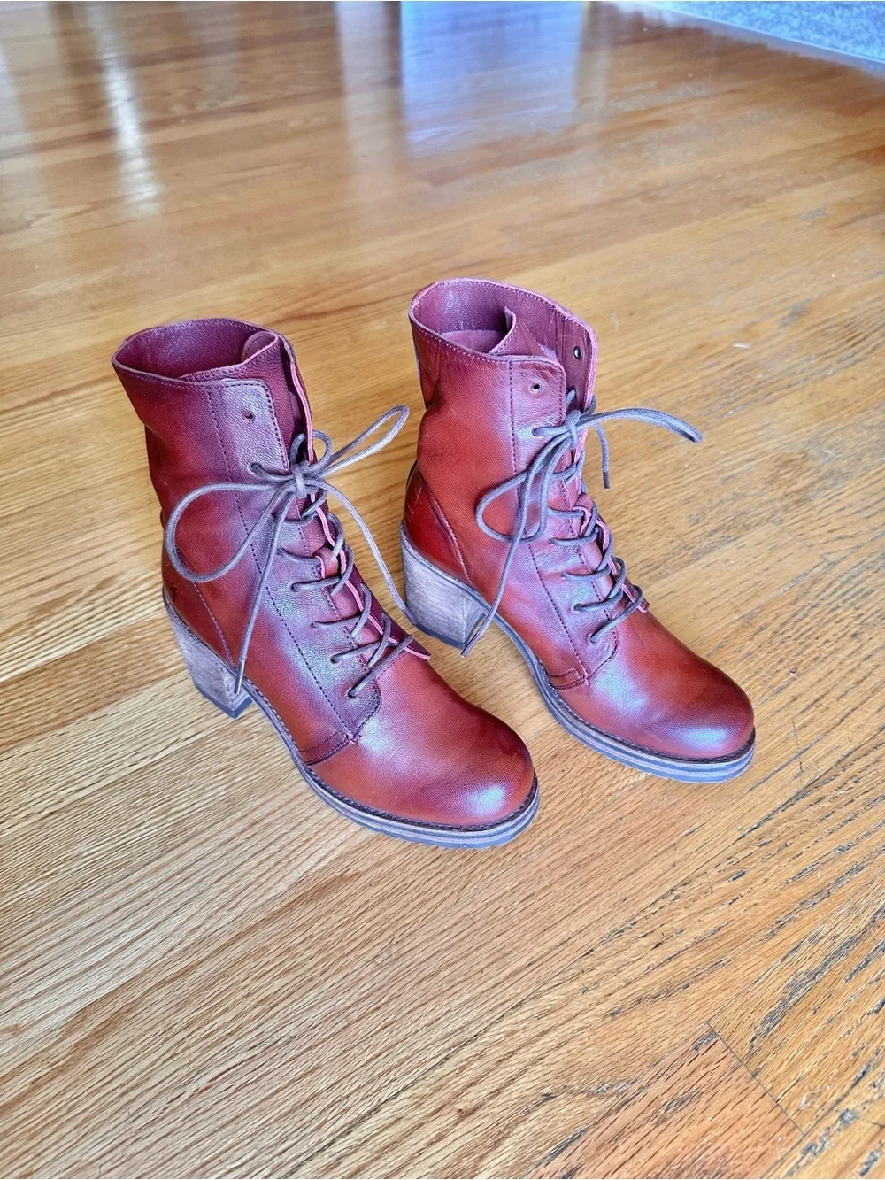 FRYE KAREN Lace-Up Leather Ankle Boots -oxblood/burgandy.